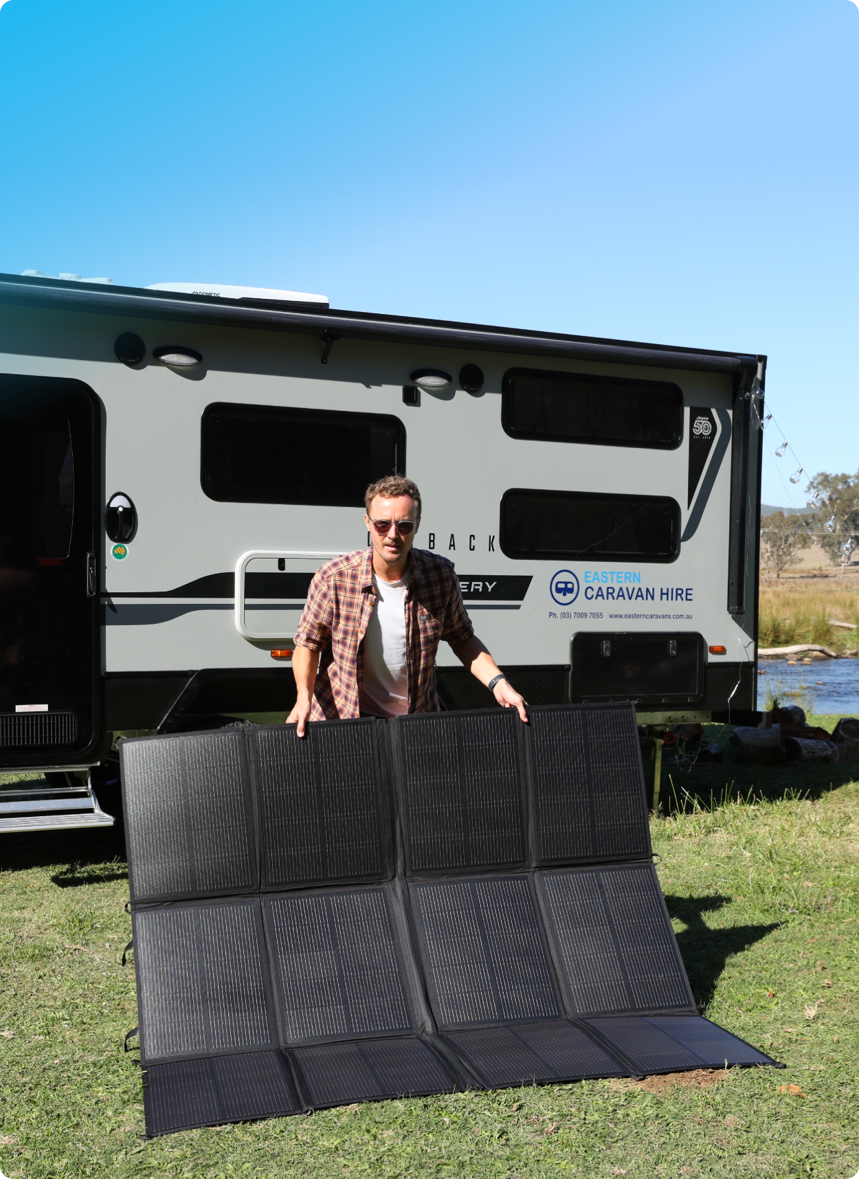 <p>440W </p><p>Portable SolarBag Kit</p>
